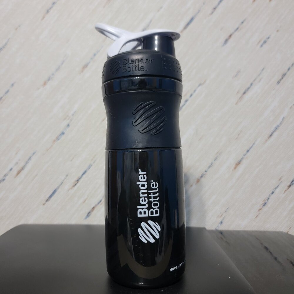 Blender Bottle | Black | 24 Oz | Chug Drink Cup